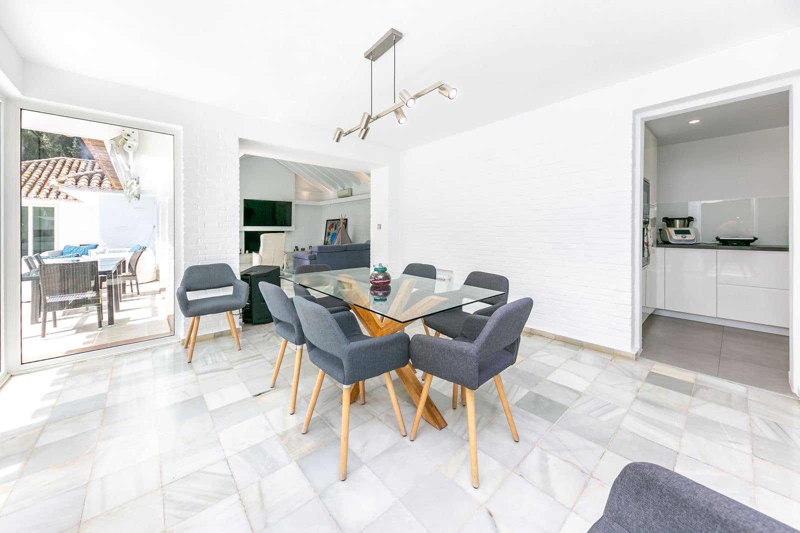 3 sypialnia Willa na sprzedaż w Benalmadena Costa z basenem garażem - 1 500 000 € (Ref: 8254752)