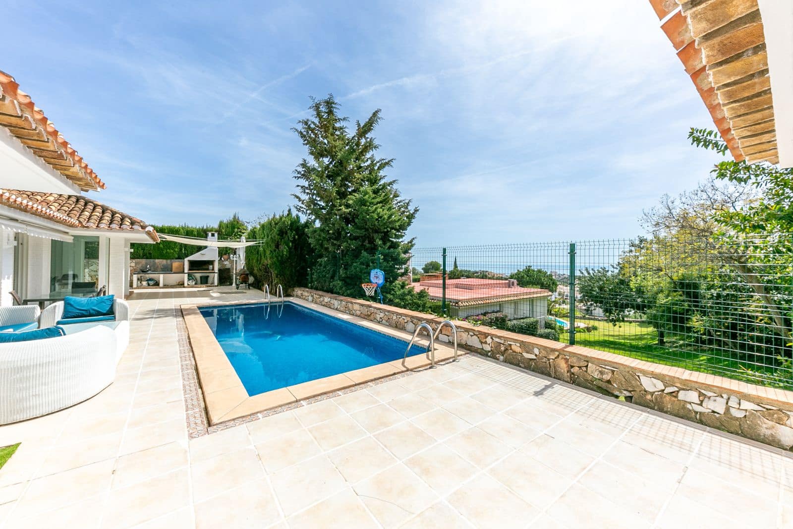 3 sypialnia Willa na sprzedaż w Benalmadena Costa z basenem garażem - 1 500 000 € (Ref: 8254752)