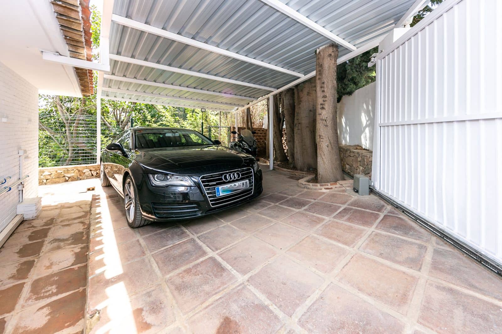 3 sypialnia Willa na sprzedaż w Benalmadena Costa z basenem garażem - 1 500 000 € (Ref: 8254752)