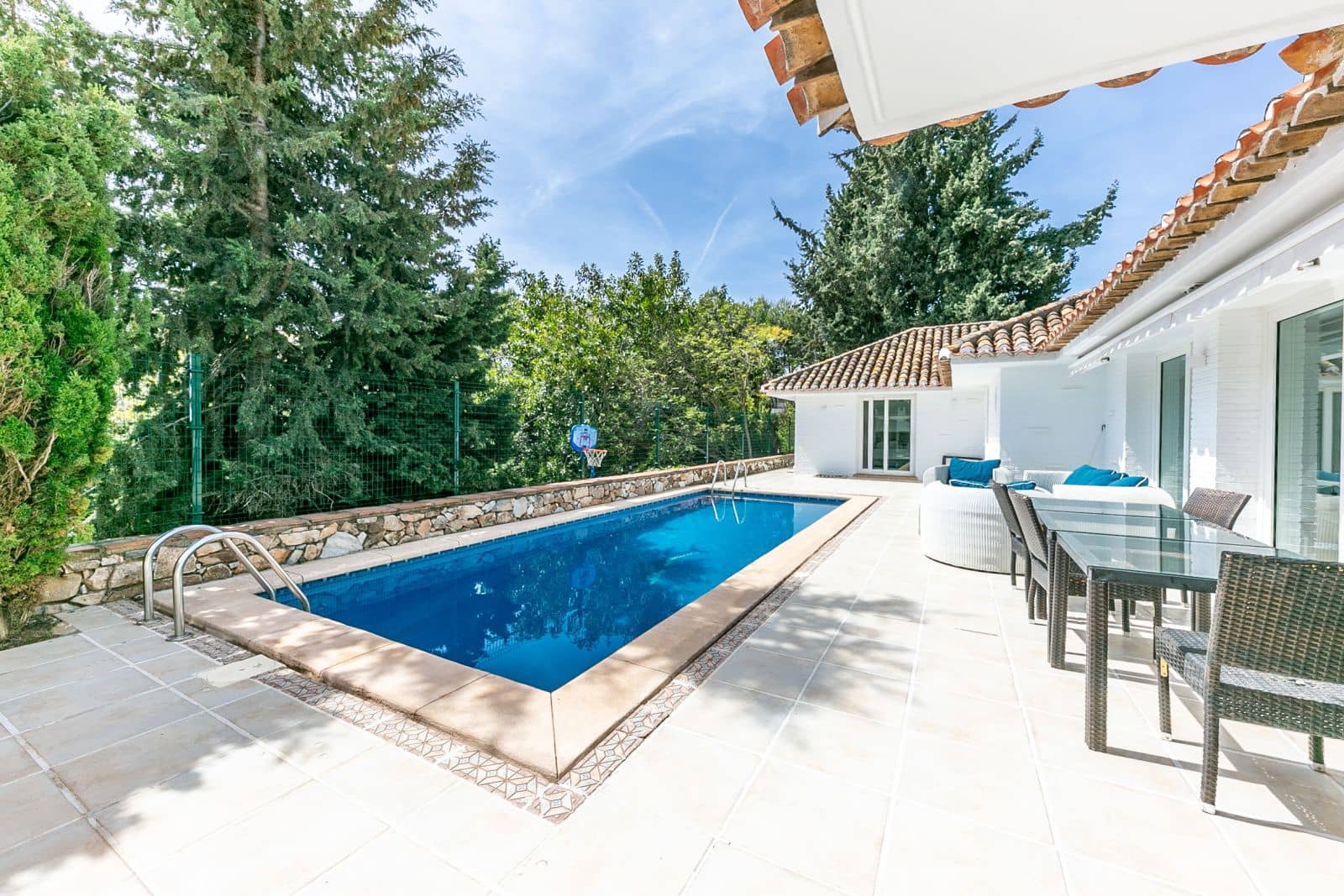 3 sypialnia Willa na sprzedaż w Benalmadena Costa z basenem garażem - 1 500 000 € (Ref: 8254752)