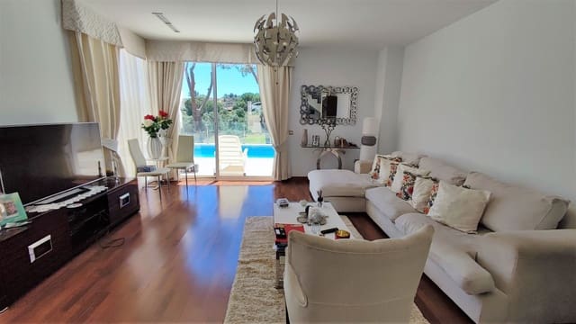 4 soverom Villa til salgs i La Cala Golf, Mijas med svømmebasseng garasje - € 749 000 (Ref: 8254782)