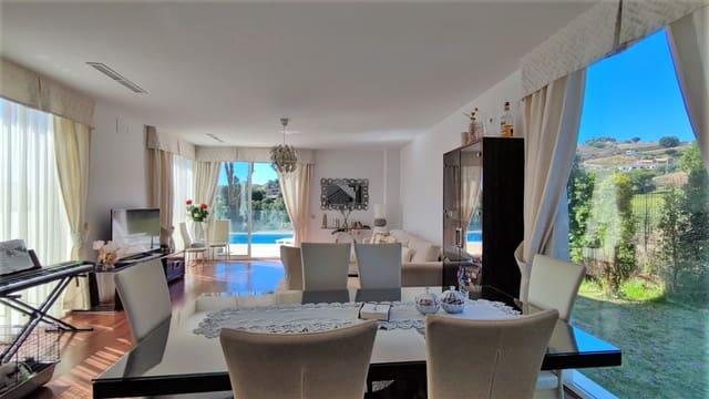 4 soverom Villa til salgs i La Cala Golf, Mijas med svømmebasseng garasje - € 749 000 (Ref: 8254782)