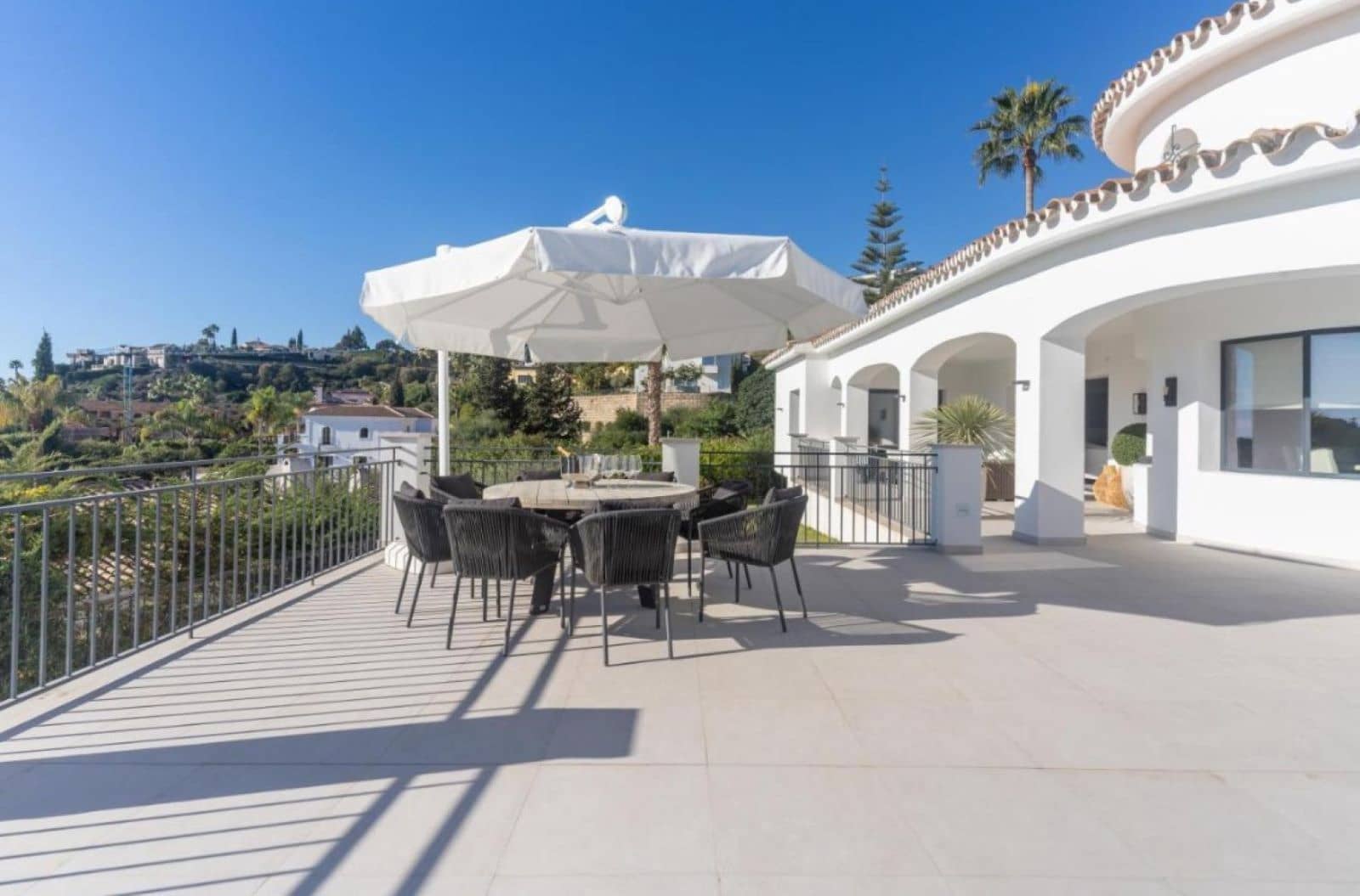 5 soveværelse Villa til salg i Benahavis med swimmingpool garage - € 2.995.000 (Ref: 8299495)
