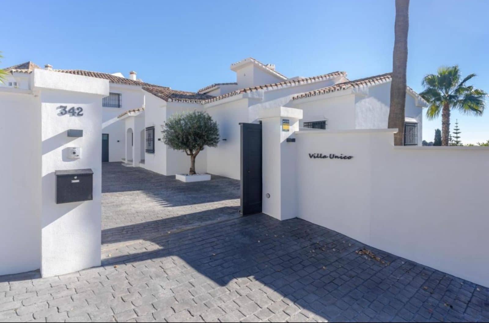 5 soveværelse Villa til salg i Benahavis med swimmingpool garage - € 2.995.000 (Ref: 8299495)