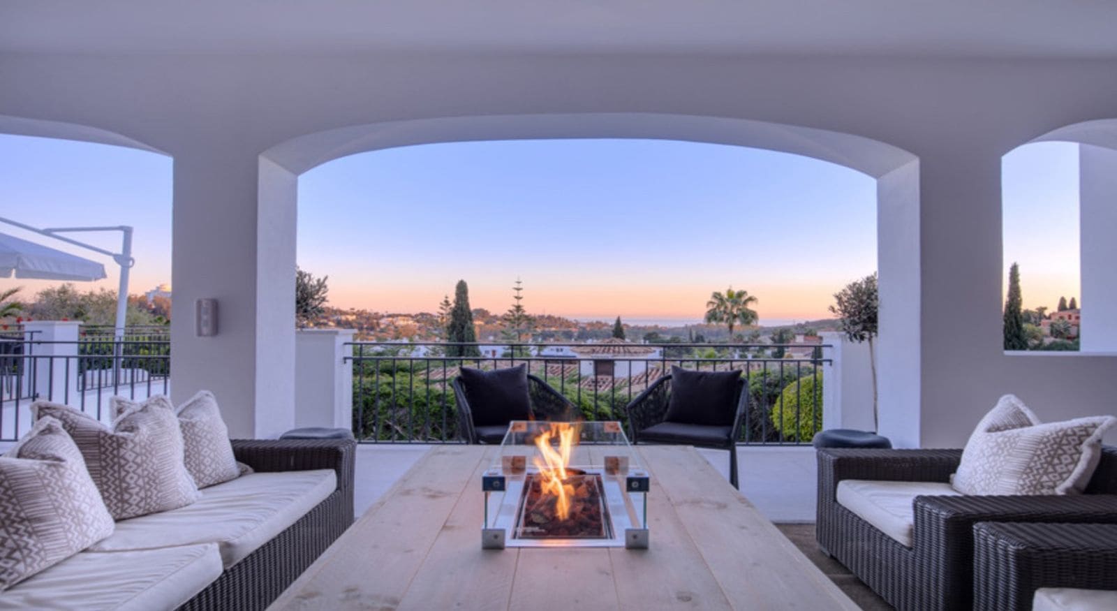 5 soveværelse Villa til salg i Benahavis med swimmingpool garage - € 2.995.000 (Ref: 8299495)