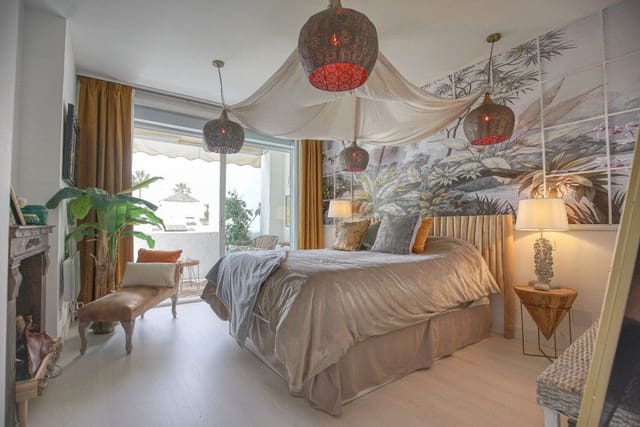 2 sovrum Strandlägenhet till salu i Estepona med pool garage - 825 000 € (Ref: 8307709)