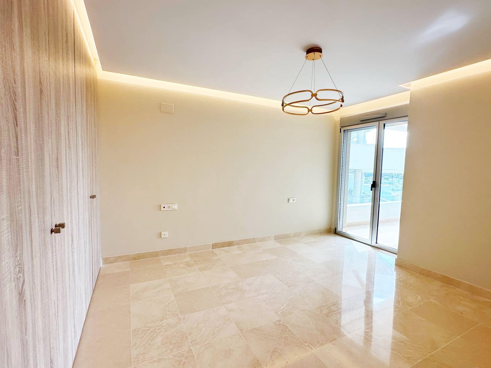 3 soveværelse Lejlighed til salg i Los Arqueros med swimmingpool garage - € 649.000 (Ref: 8312673)