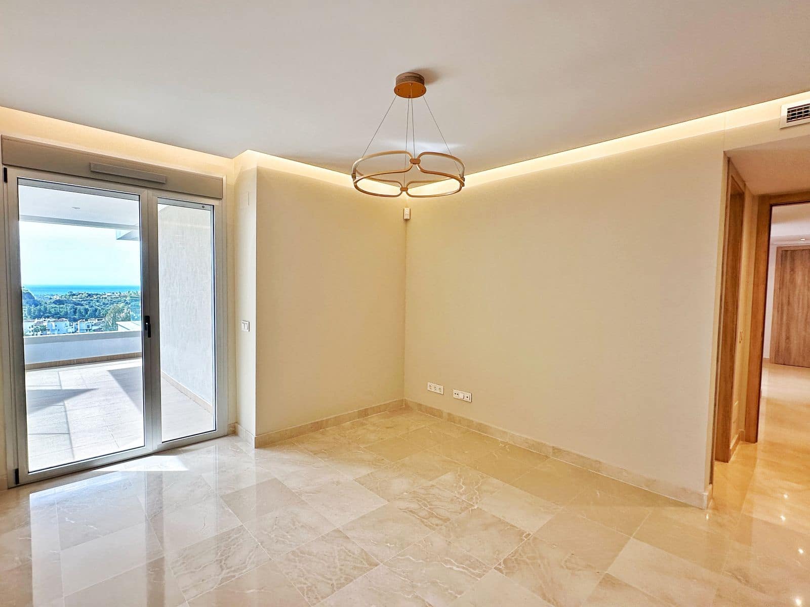 3 soveværelse Lejlighed til salg i Los Arqueros med swimmingpool garage - € 649.000 (Ref: 8312673)