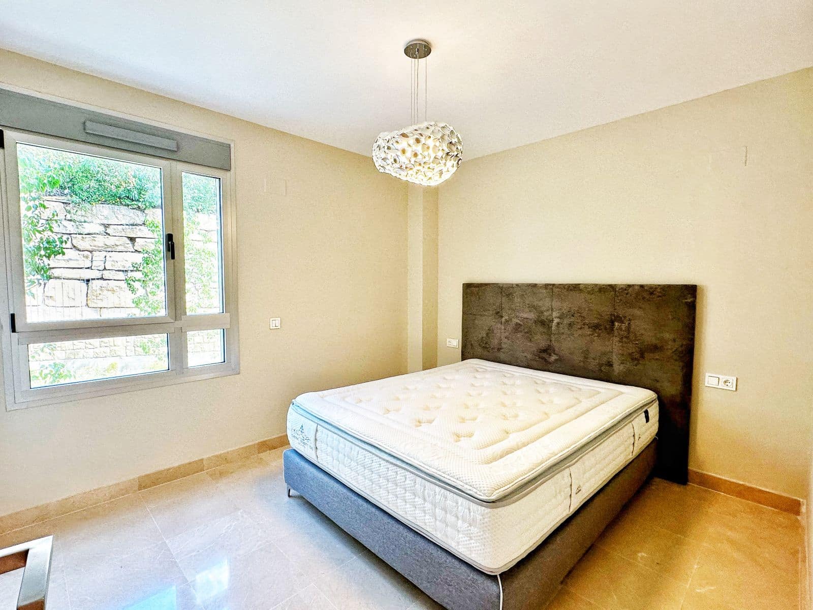 3 soveværelse Lejlighed til salg i Los Arqueros med swimmingpool garage - € 649.000 (Ref: 8312673)