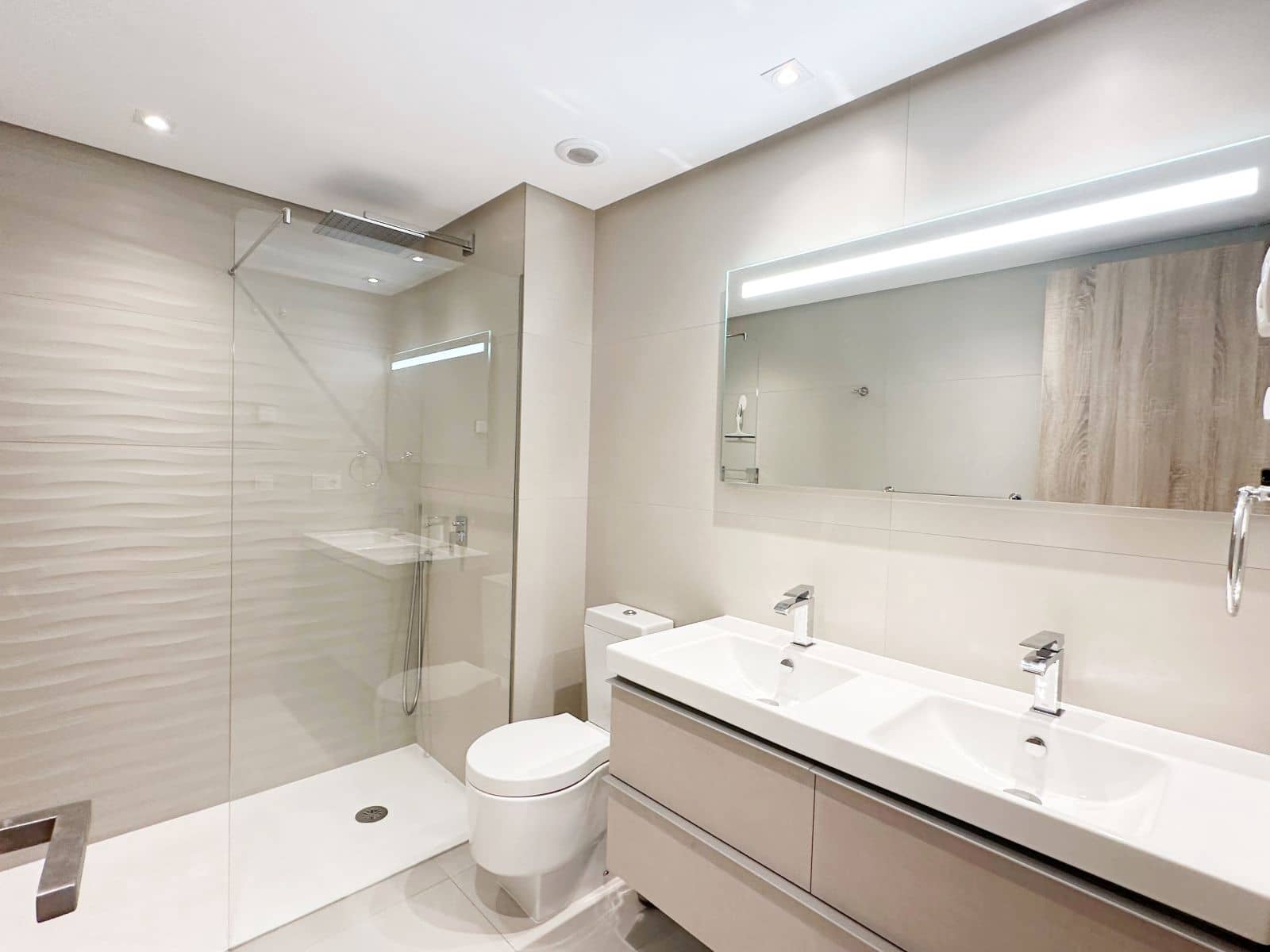 3 soveværelse Lejlighed til salg i Los Arqueros med swimmingpool garage - € 649.000 (Ref: 8312673)