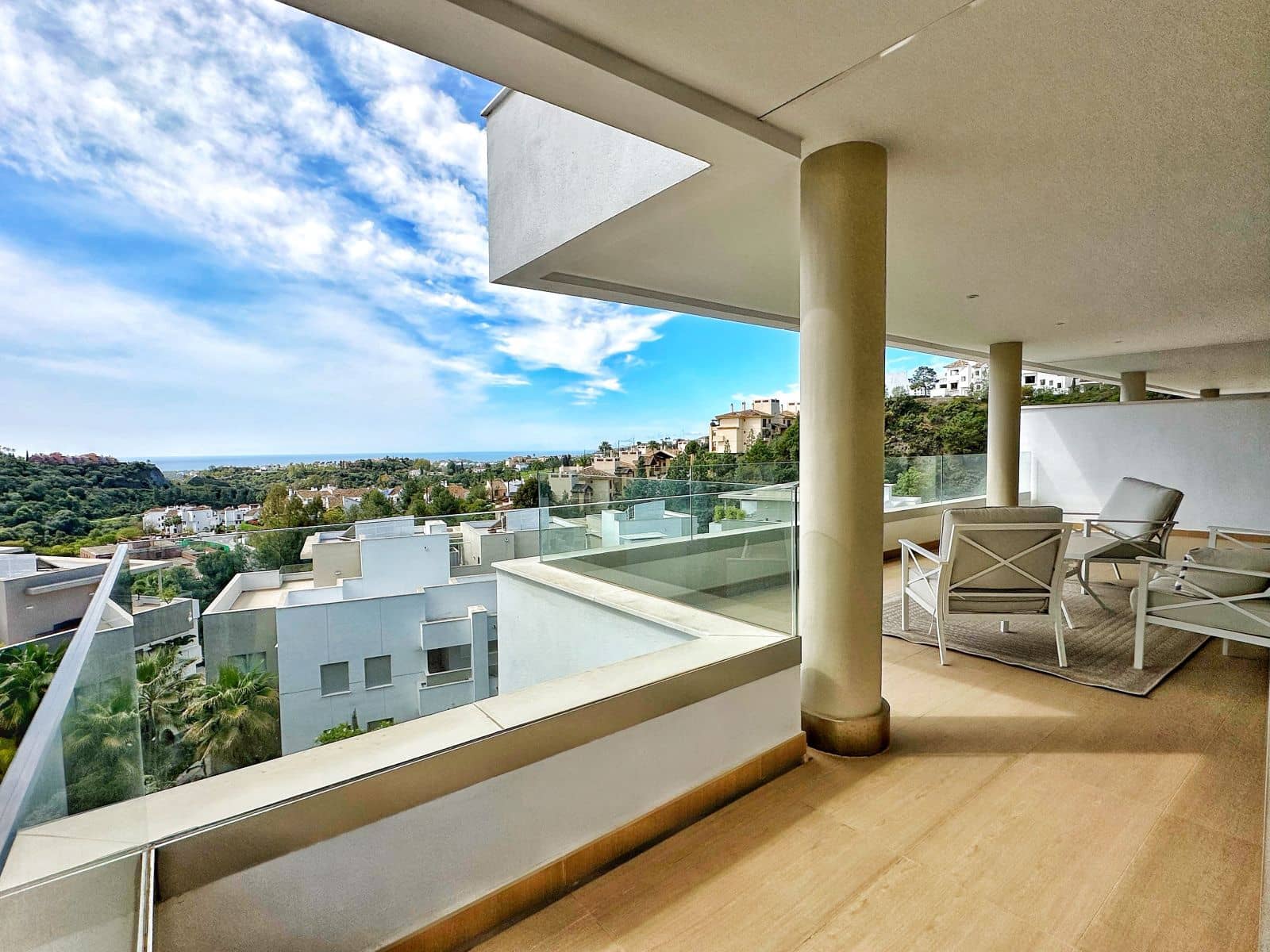 3 soveværelse Lejlighed til salg i Los Arqueros med swimmingpool garage - € 649.000 (Ref: 8312673)