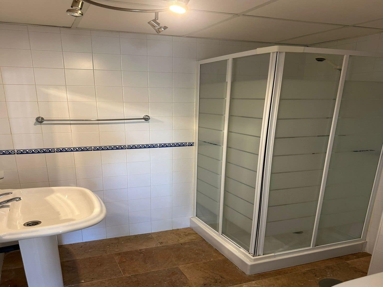 2 slaapkamer Strandappartement te koop in Calahonda met zwembad garage - € 425.000 (Ref: 8329503)