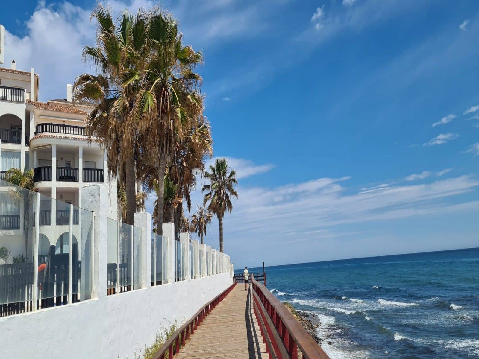 2 slaapkamer Strandappartement te koop in Calahonda met zwembad garage - € 425.000 (Ref: 8329503)