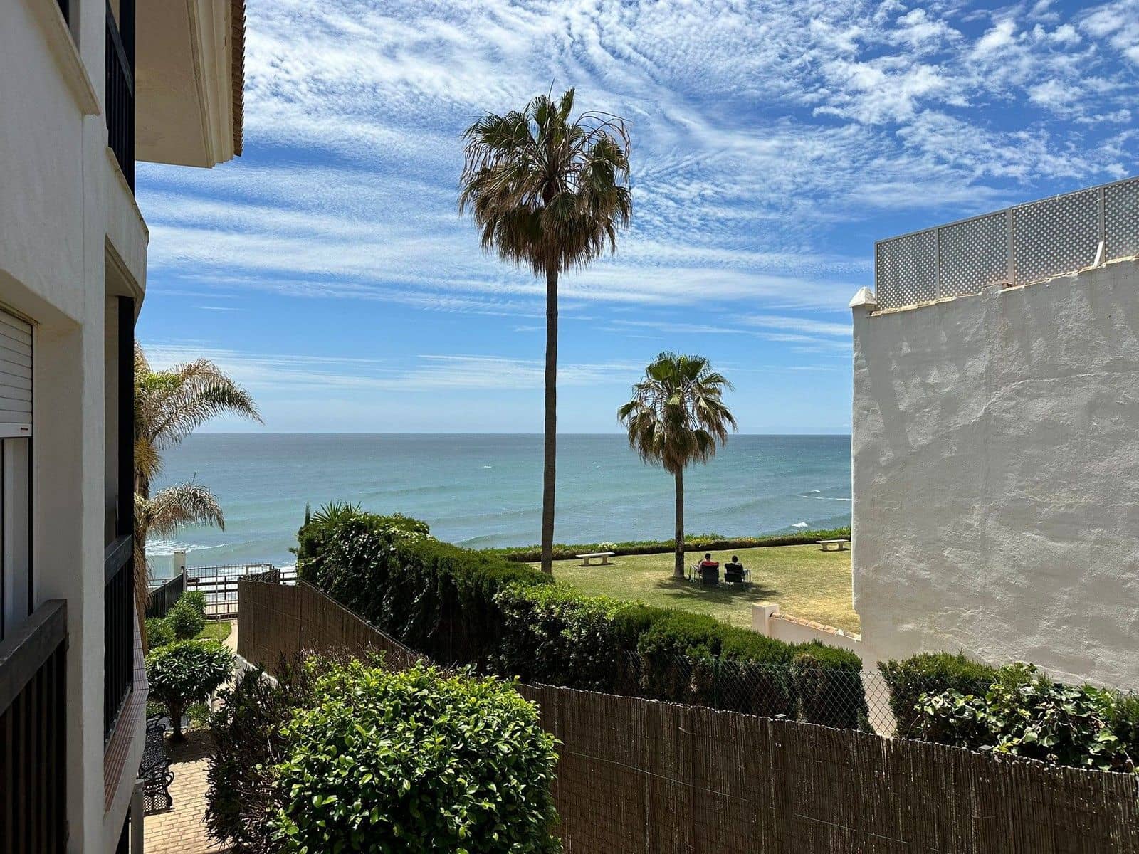 2 slaapkamer Strandappartement te koop in Calahonda met zwembad garage - € 425.000 (Ref: 8329503)