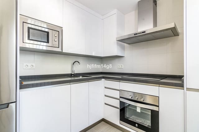 3 soveværelse Byhus til salg i Nueva Andalucia, Marbella med swimmingpool garage - € 575.000 (Ref: 8395898)