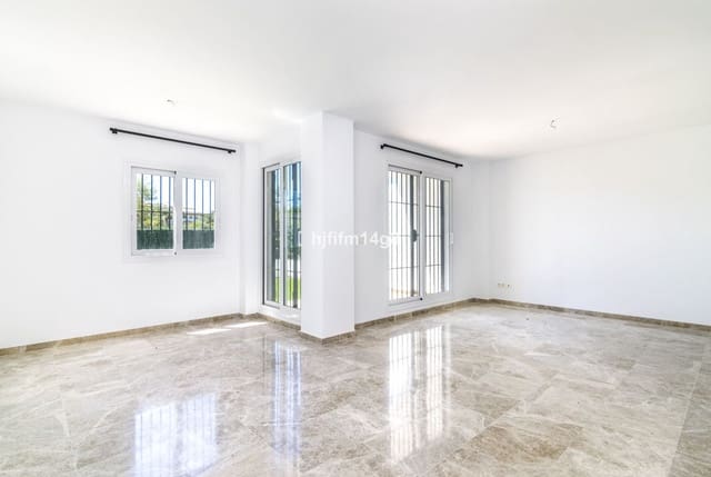 3 soveværelse Byhus til salg i Nueva Andalucia, Marbella med swimmingpool garage - € 575.000 (Ref: 8395898)