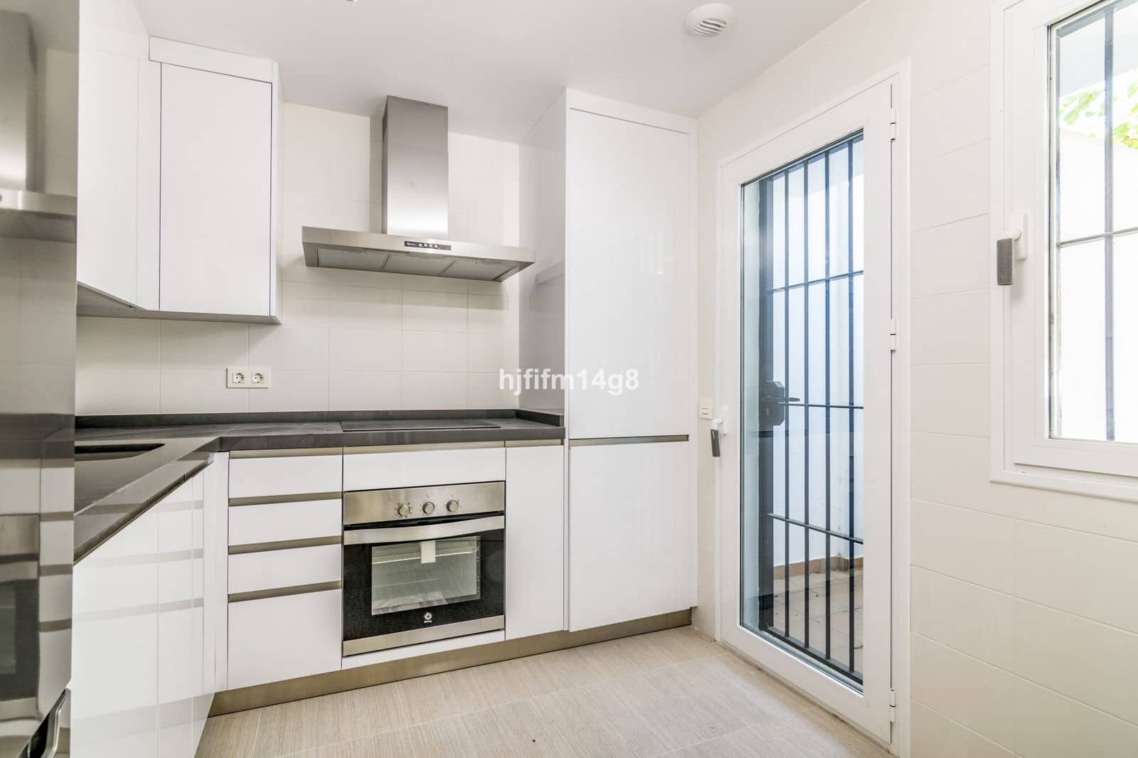 3 sovrum Hus till salu i Nueva Andalucia med pool garage - 575 000 € (Ref: 8395898)