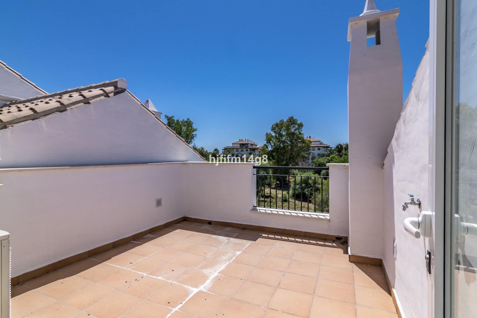 3 sovrum Hus till salu i Nueva Andalucia med pool garage - 575 000 € (Ref: 8395898)