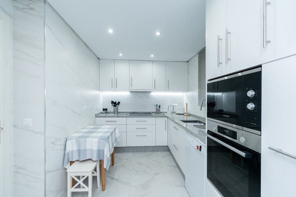 3 soverom Strandleiligheter til salgs i Elviria med svømmebasseng garasje - € 895 000 (Ref: 8395934)