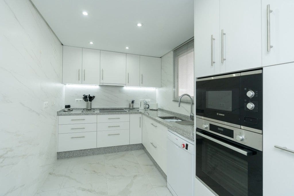 3 soverom Strandleiligheter til salgs i Elviria med svømmebasseng garasje - € 895 000 (Ref: 8395934)