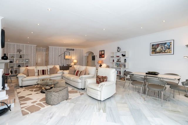 3 sovrum Strandlägenhet till salu i Elviria, Marbella med pool garage - 895 000 € (Ref: 8395934)