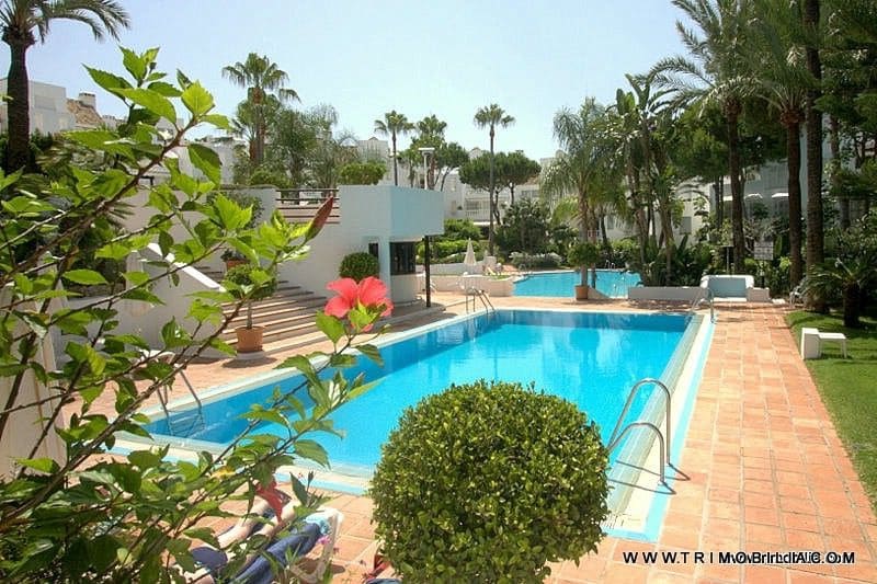 3 soverom Strandleiligheter til salgs i Elviria med svømmebasseng garasje - € 895 000 (Ref: 8395934)