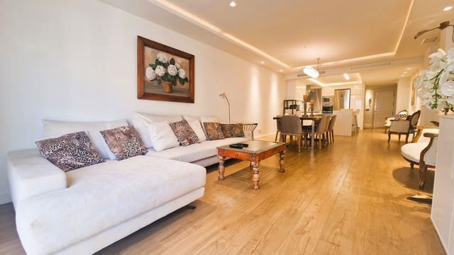 4 soverom Strandleiligheter til salgs i Elviria, Marbella med svømmebasseng garasje - € 795 000 (Ref: 8396000)