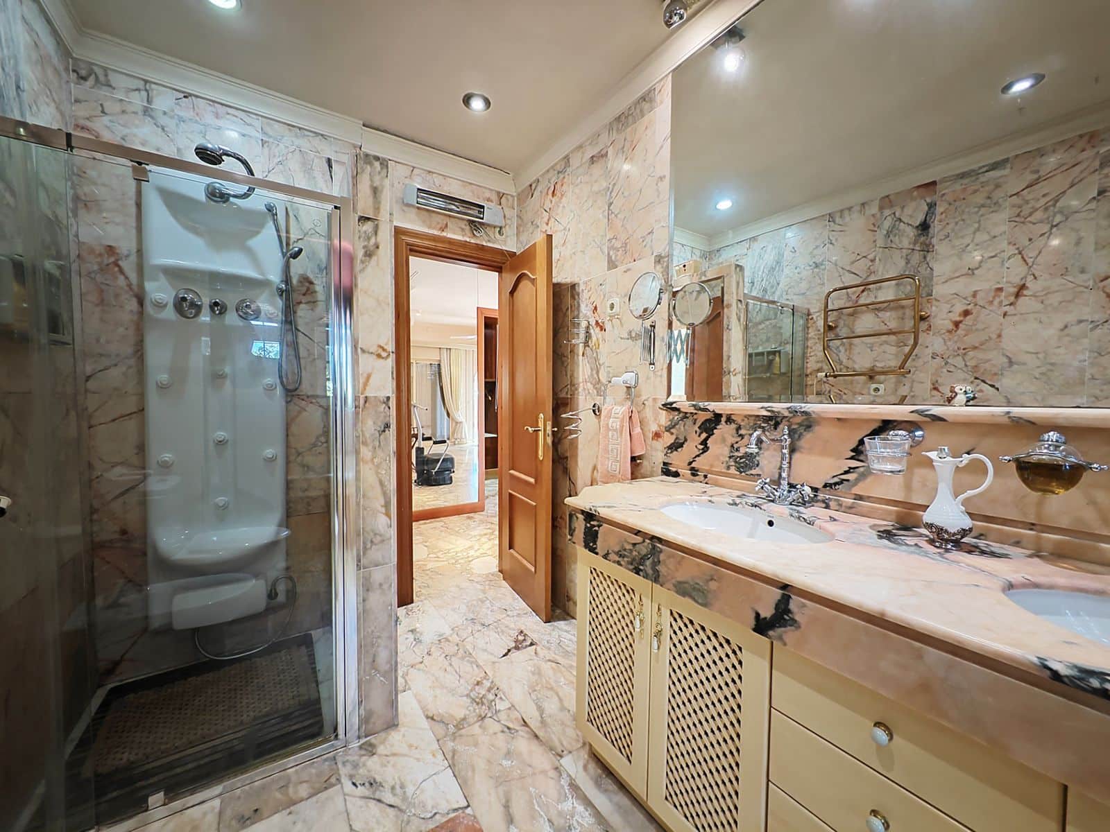 4 soveværelse Villa til salg i Mijas Costa med swimmingpool garage - € 950.000 (Ref: 8397800)