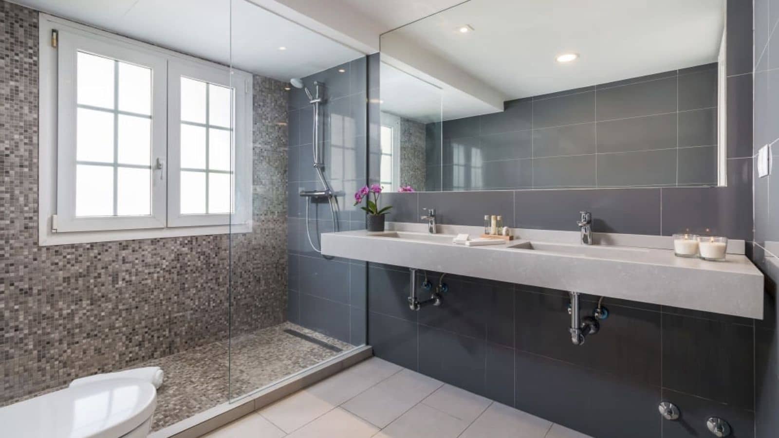 5 soveværelse Villa til salg i Nueva Andalucia med swimmingpool garage - € 1.399.000 (Ref: 8420392)