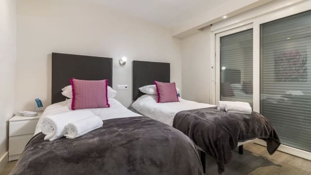 5 soveværelse Villa til salg i Nueva Andalucia, Marbella med swimmingpool garage - € 1.399.000 (Ref: 8420392)