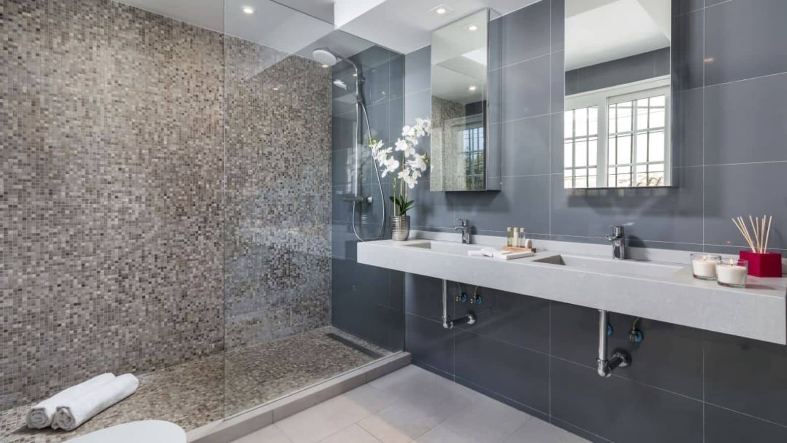 5 soveværelse Villa til salg i Nueva Andalucia med swimmingpool garage - € 1.399.000 (Ref: 8420392)