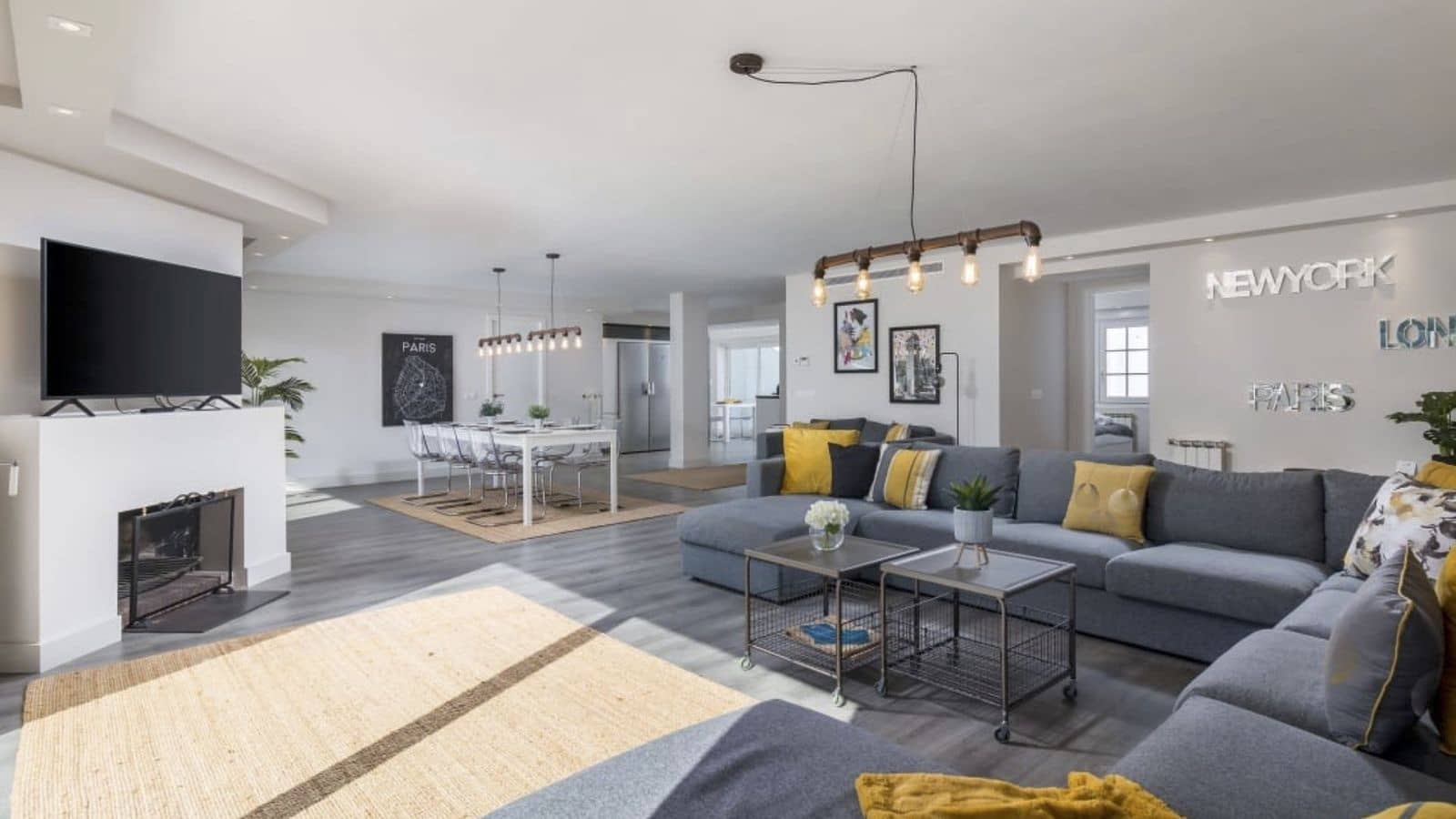 5 soveværelse Villa til salg i Nueva Andalucia med swimmingpool garage - € 1.399.000 (Ref: 8420392)