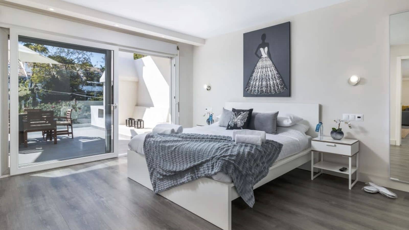 5 soveværelse Villa til salg i Nueva Andalucia med swimmingpool garage - € 1.399.000 (Ref: 8420392)