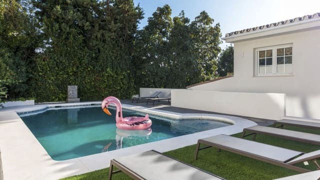 5 soveværelse Villa til salg i Nueva Andalucia, Marbella med swimmingpool garage - € 1.399.000 (Ref: 8420392)