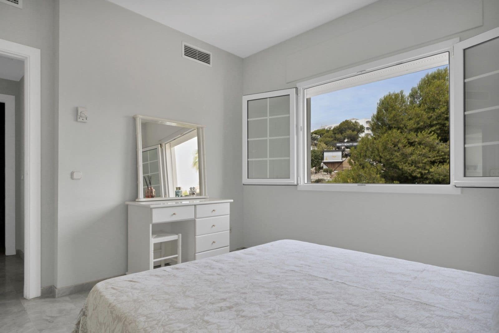 3 soveværelse Penthouse til salg i La Cala de Mijas med swimmingpool garage - € 1.400.000 (Ref: 8422416)