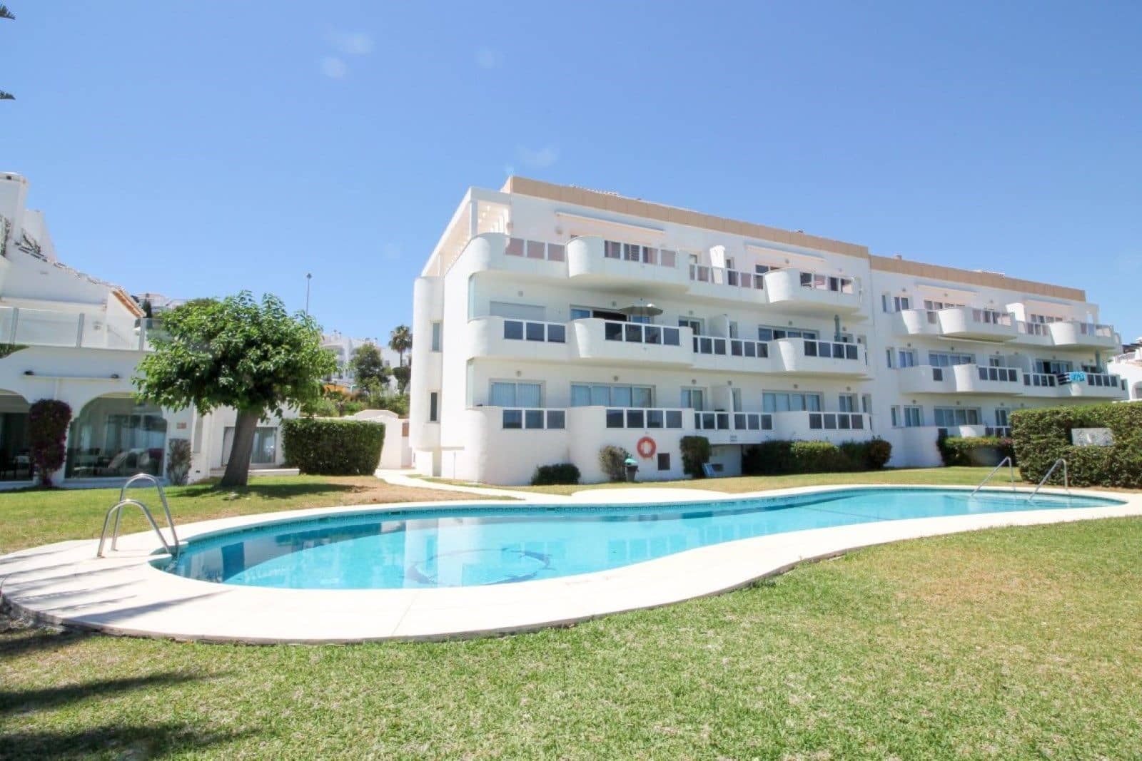 3 soveværelse Penthouse til salg i La Cala de Mijas med swimmingpool garage - € 1.400.000 (Ref: 8422416)