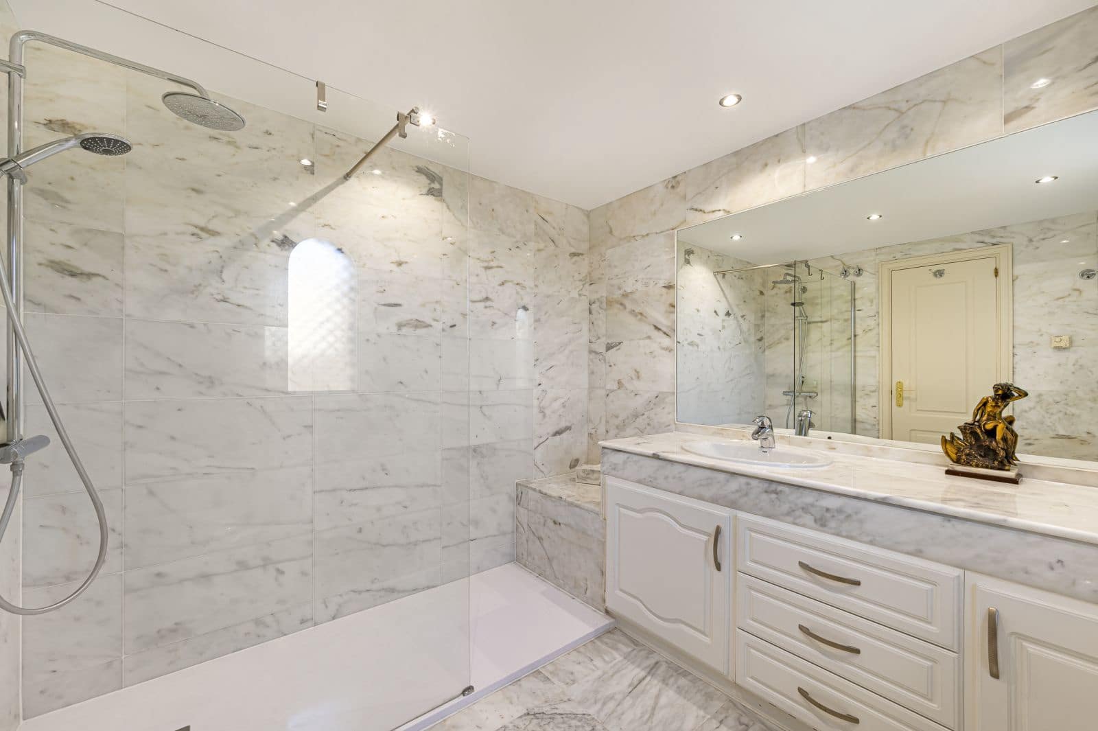 3 soveværelse Lejlighed til salg i Bahia de Marbella med swimmingpool garage - € 699.000 (Ref: 8422422)