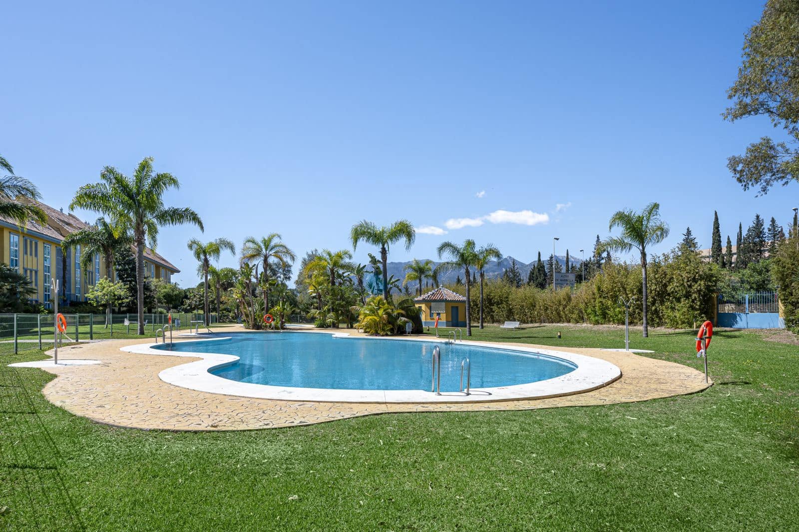 3 soveværelse Lejlighed til salg i Bahia de Marbella med swimmingpool garage - € 699.000 (Ref: 8422422)