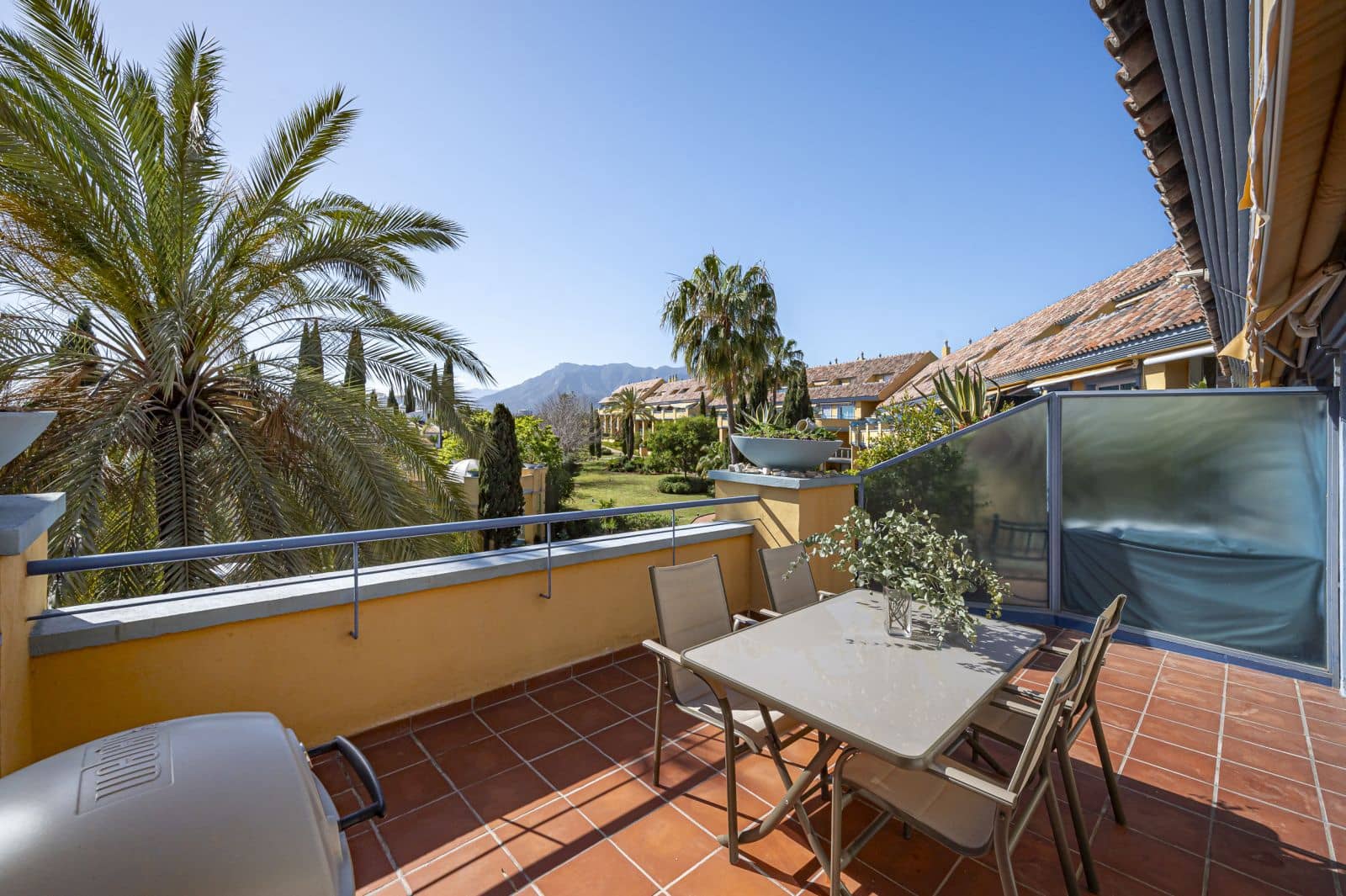 3 soveværelse Lejlighed til salg i Bahia de Marbella med swimmingpool garage - € 699.000 (Ref: 8422422)