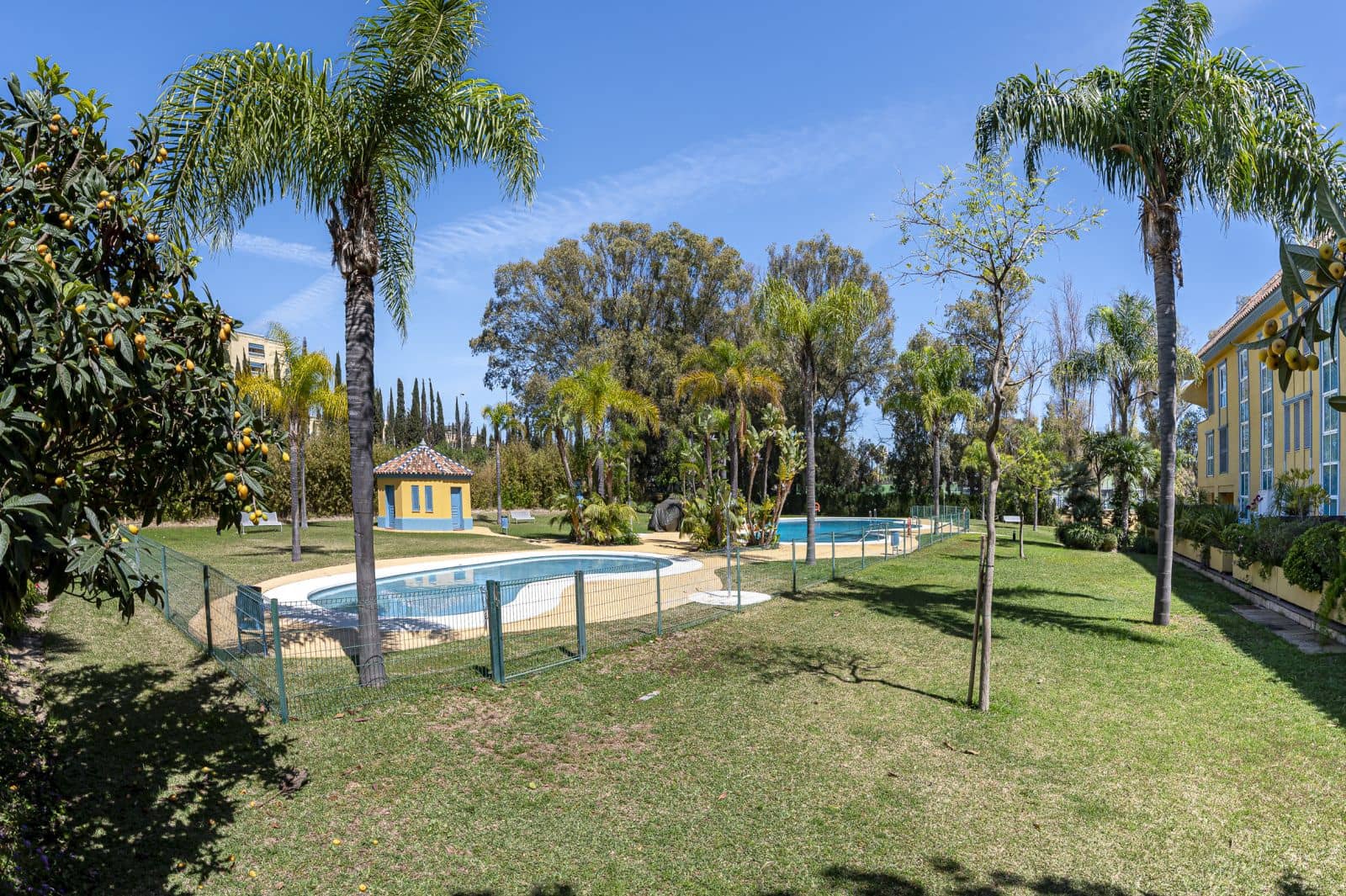 3 soveværelse Lejlighed til salg i Bahia de Marbella med swimmingpool garage - € 699.000 (Ref: 8422422)