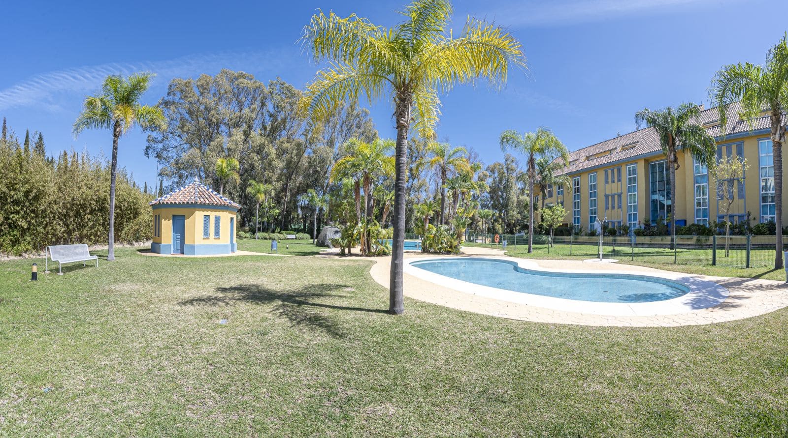 3 soveværelse Lejlighed til salg i Bahia de Marbella med swimmingpool garage - € 699.000 (Ref: 8422422)