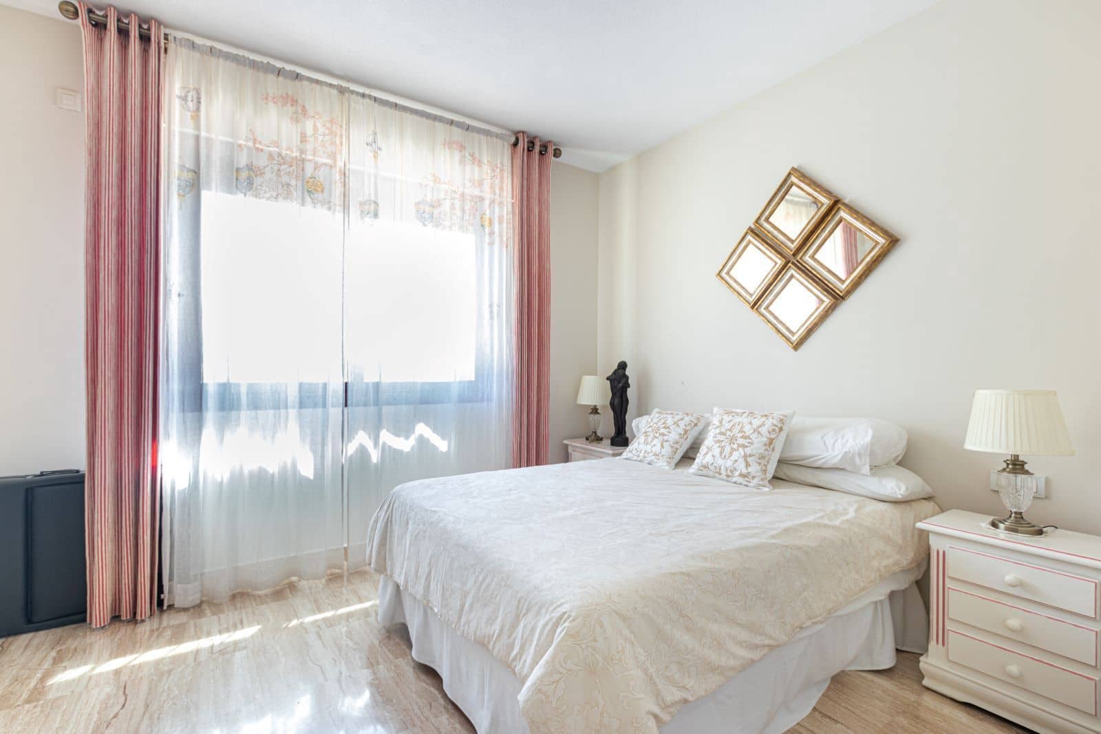 2 soveværelse Lejlighed til salg i San Pedro de Alcantara med swimmingpool garage - € 725.000 (Ref: 8422500)