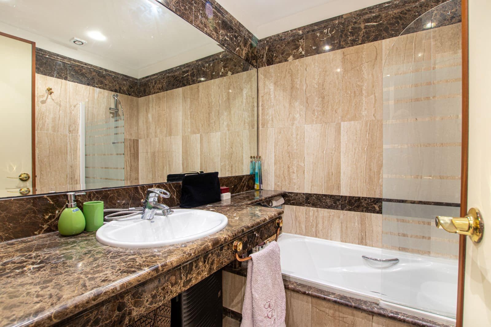 2 soveværelse Lejlighed til salg i San Pedro de Alcantara med swimmingpool garage - € 725.000 (Ref: 8422500)