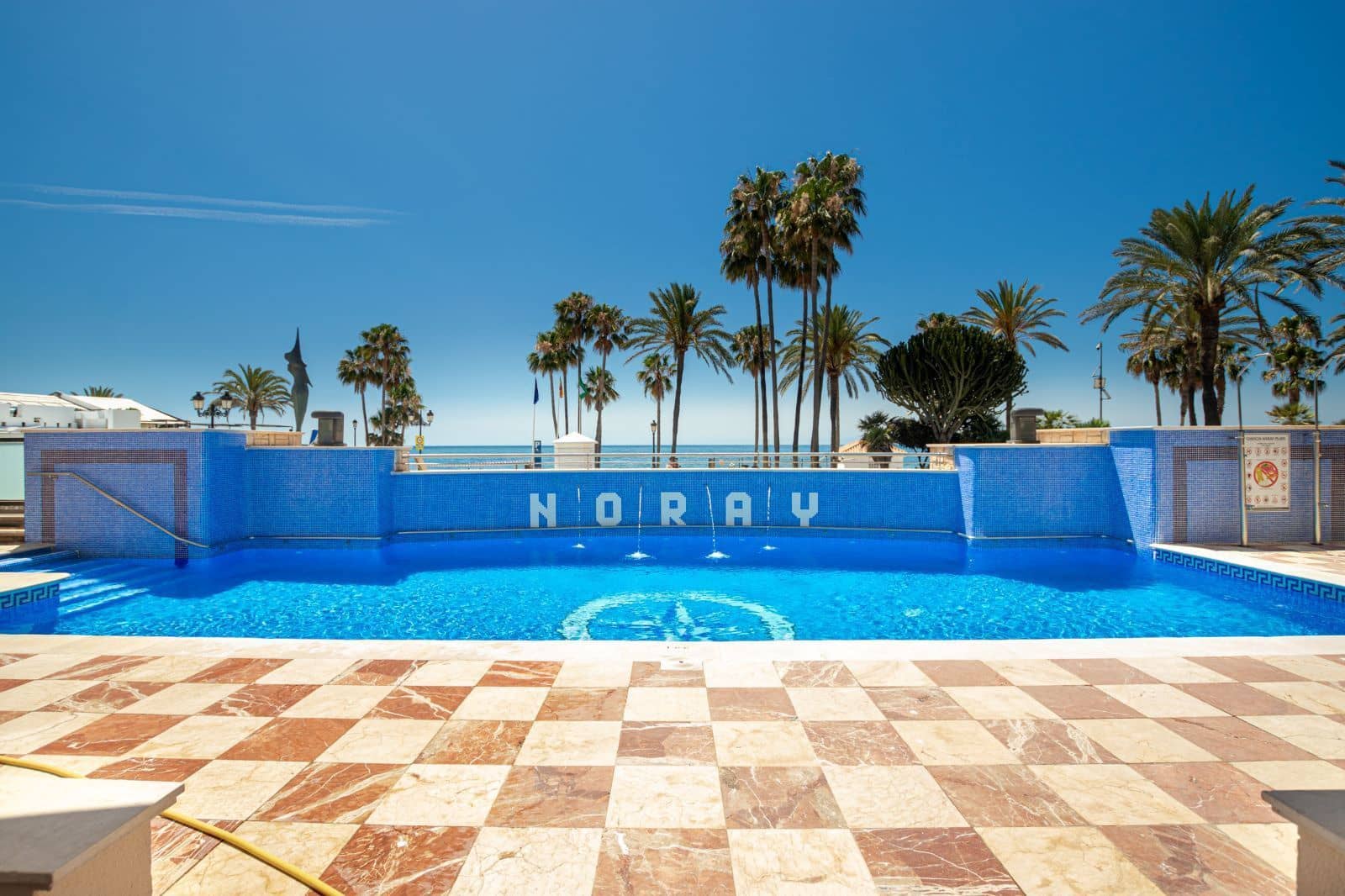 2 soveværelse Lejlighed til salg i San Pedro de Alcantara med swimmingpool garage - € 725.000 (Ref: 8422500)