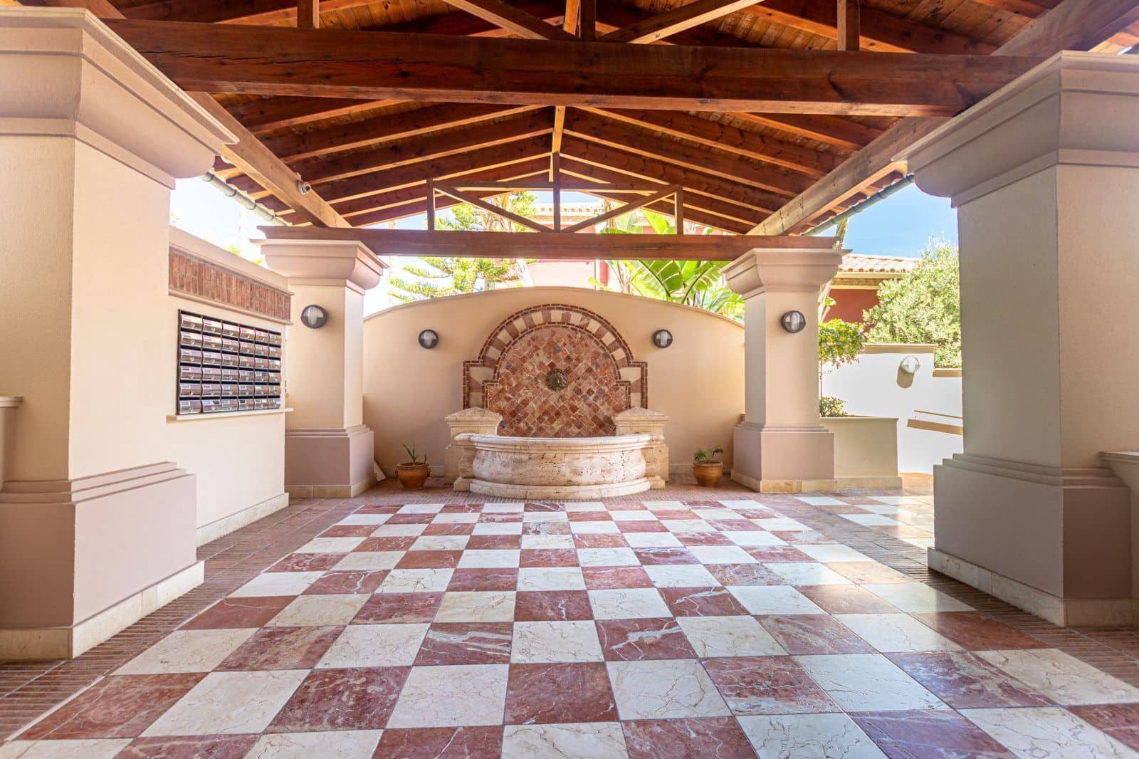 2 soveværelse Lejlighed til salg i San Pedro de Alcantara med swimmingpool garage - € 725.000 (Ref: 8422500)