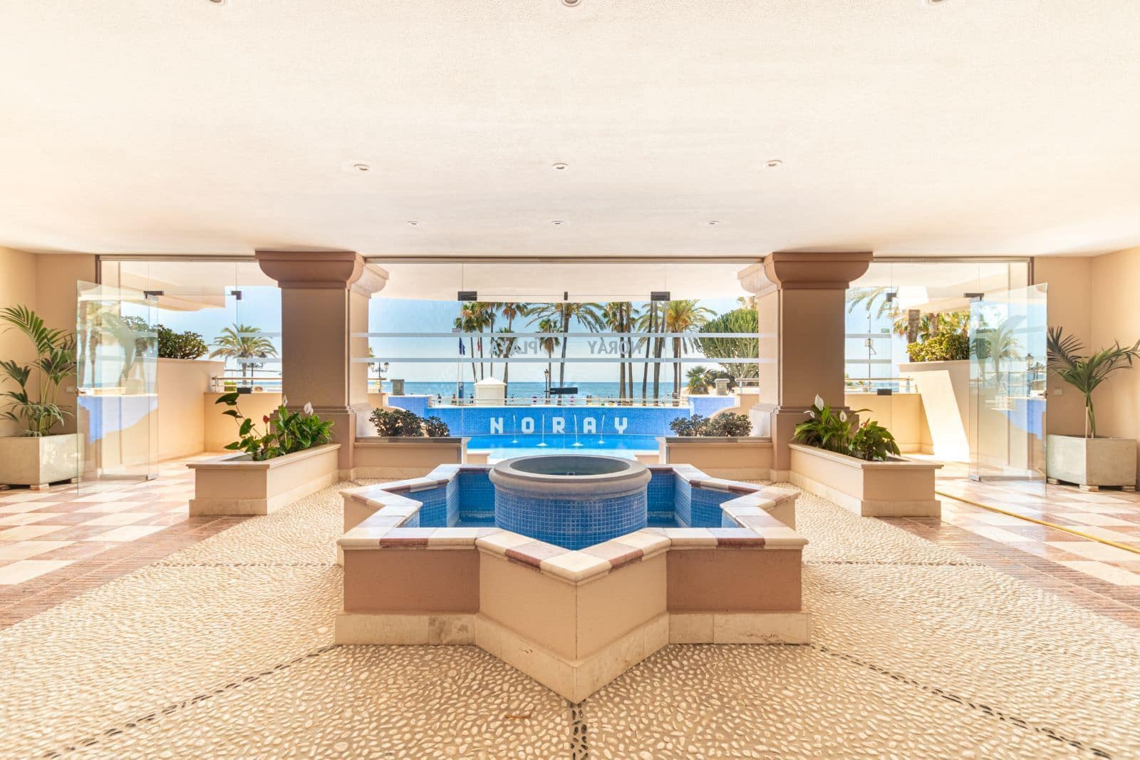 2 soveværelse Lejlighed til salg i San Pedro de Alcantara med swimmingpool garage - € 725.000 (Ref: 8422500)