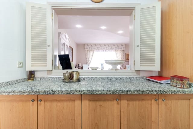 2 soverom Leilighet til salgs i San Pedro de Alcantara, Marbella med svømmebasseng garasje - € 725 000 (Ref: 8422500)