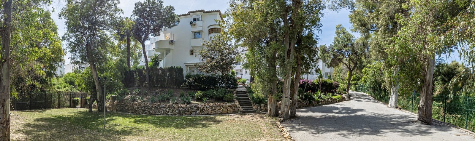 2 soveværelse Lejlighed til salg i Calahonda med swimmingpool garage - € 330.000 (Ref: 8444431)