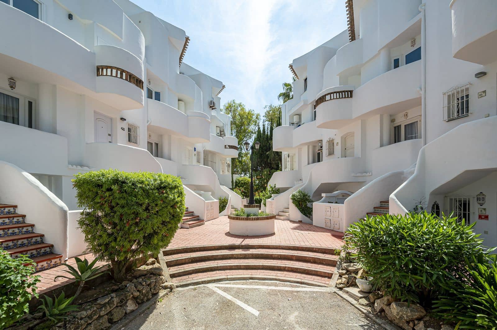 2 soveværelse Lejlighed til salg i Calahonda med swimmingpool garage - € 330.000 (Ref: 8444431)