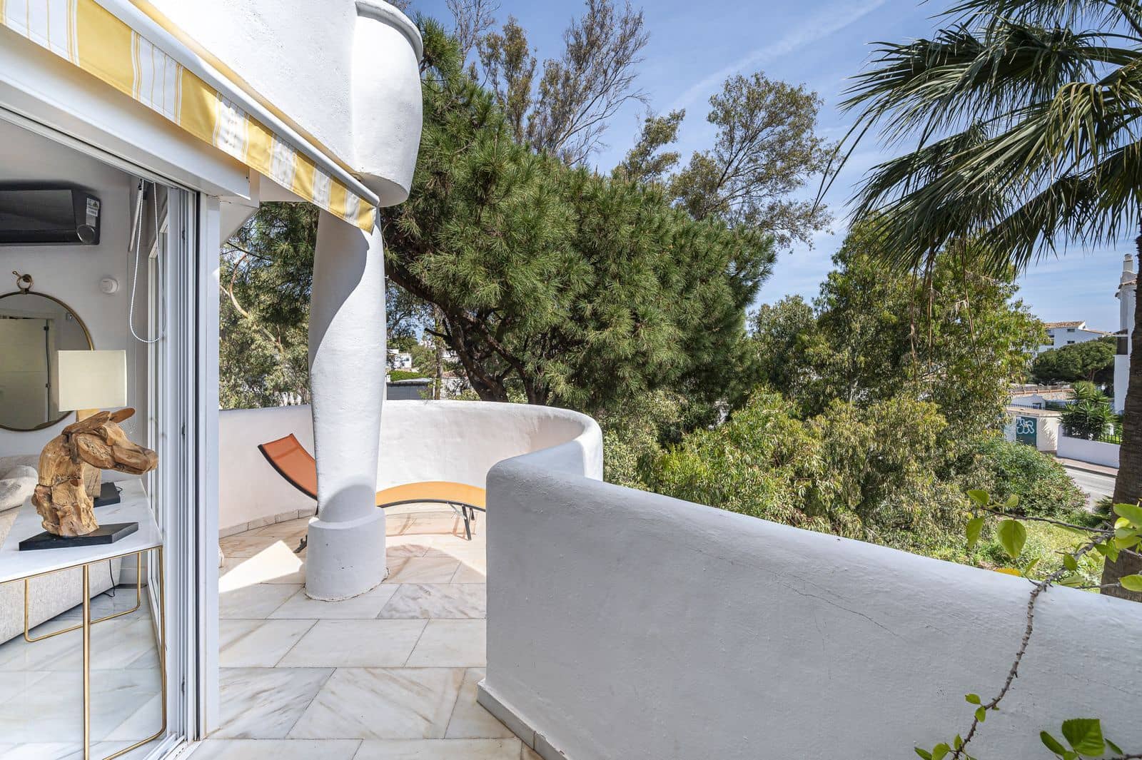 2 soveværelse Lejlighed til salg i Calahonda med swimmingpool garage - € 330.000 (Ref: 8444431)